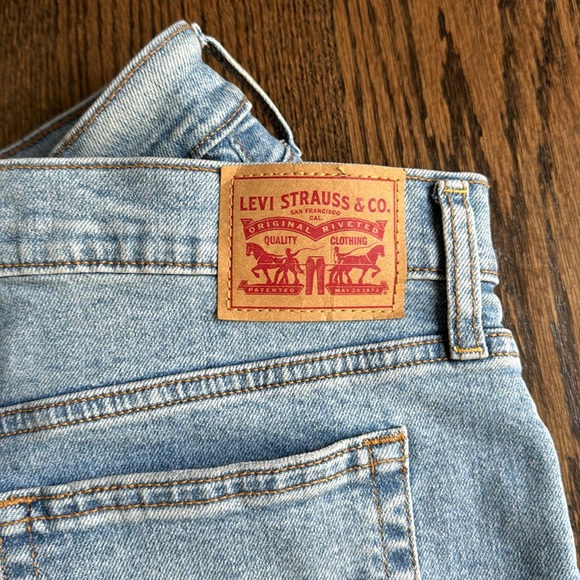 Levi's Women's Wedgie Straight Jeans - NWOT - Picture 4 of 7